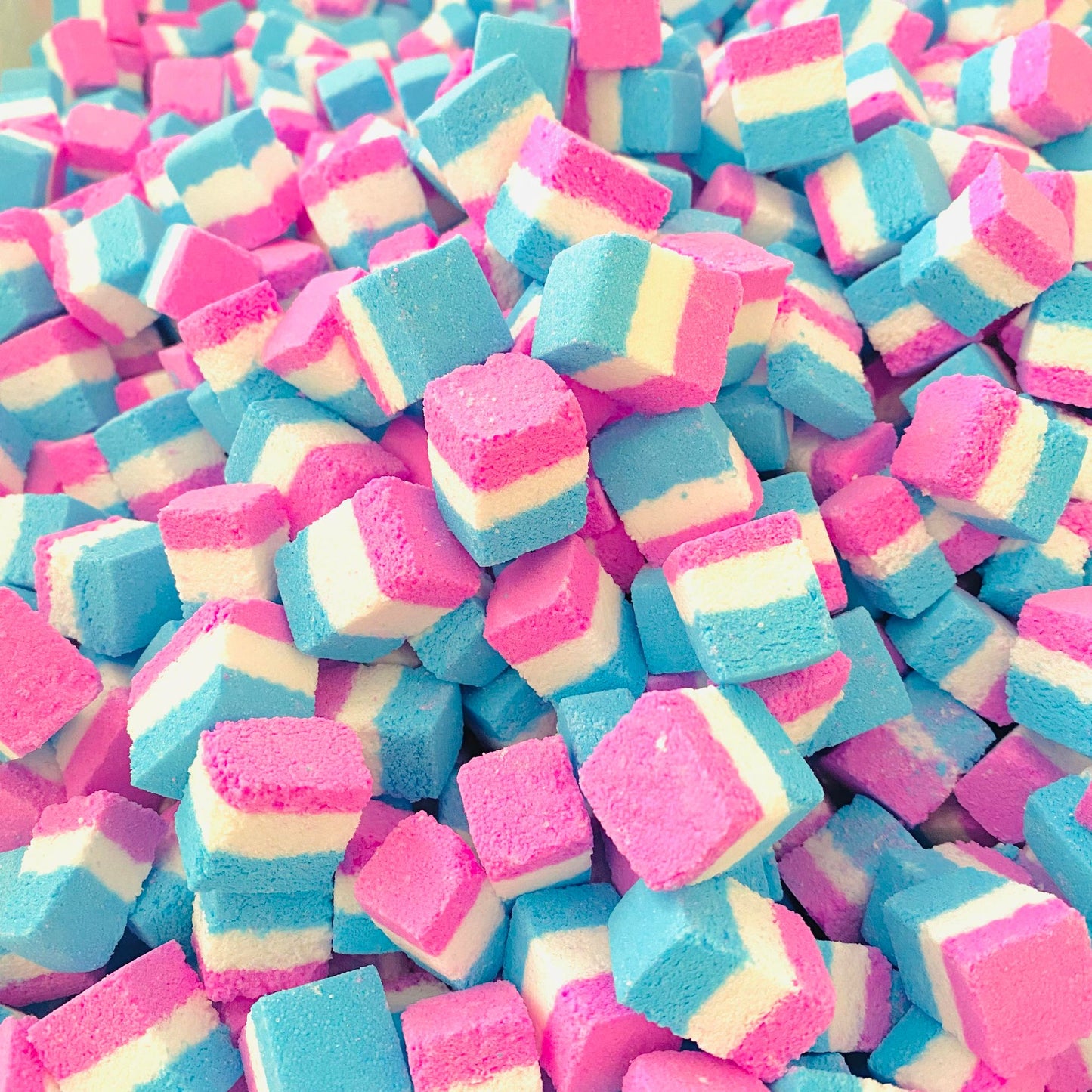 2kg Bubblegum Bath Cubes