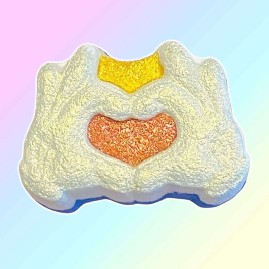 I Love M Bath Bomb. Approx. 210g