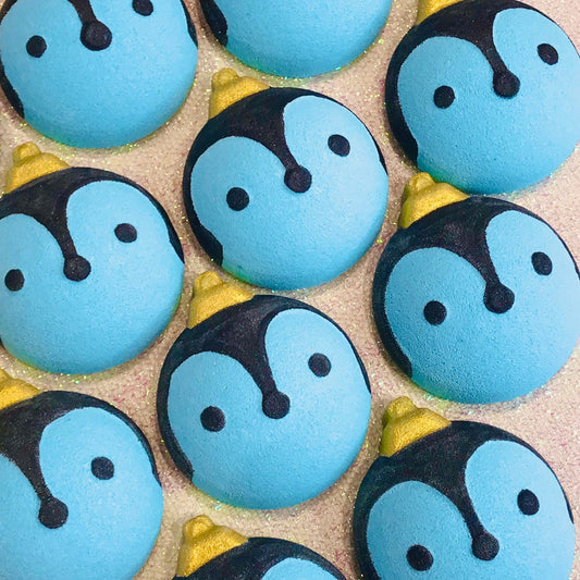 Penguin Bauble Bath Bomb